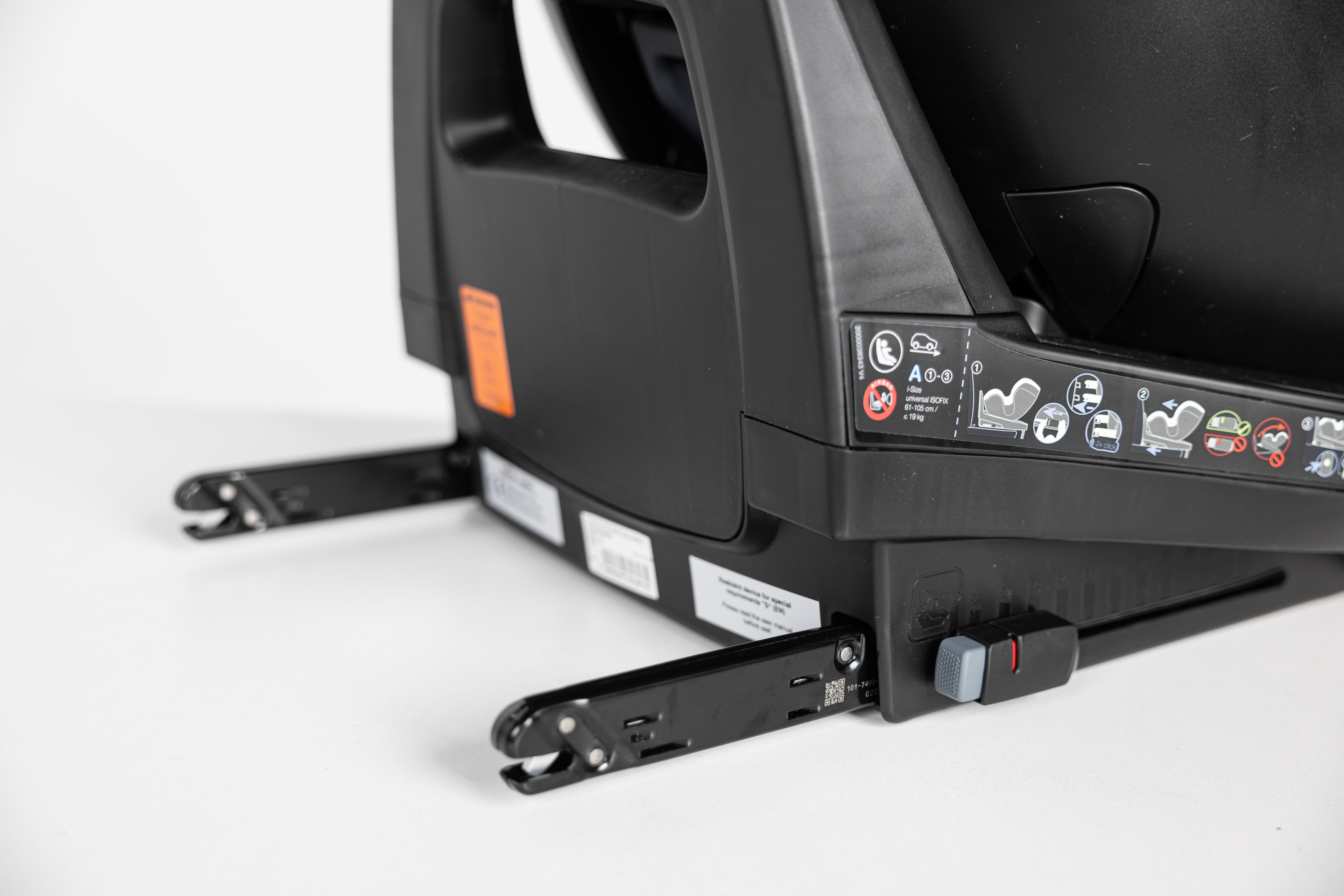 Close up image of the Hero NXT isofix connecting points.