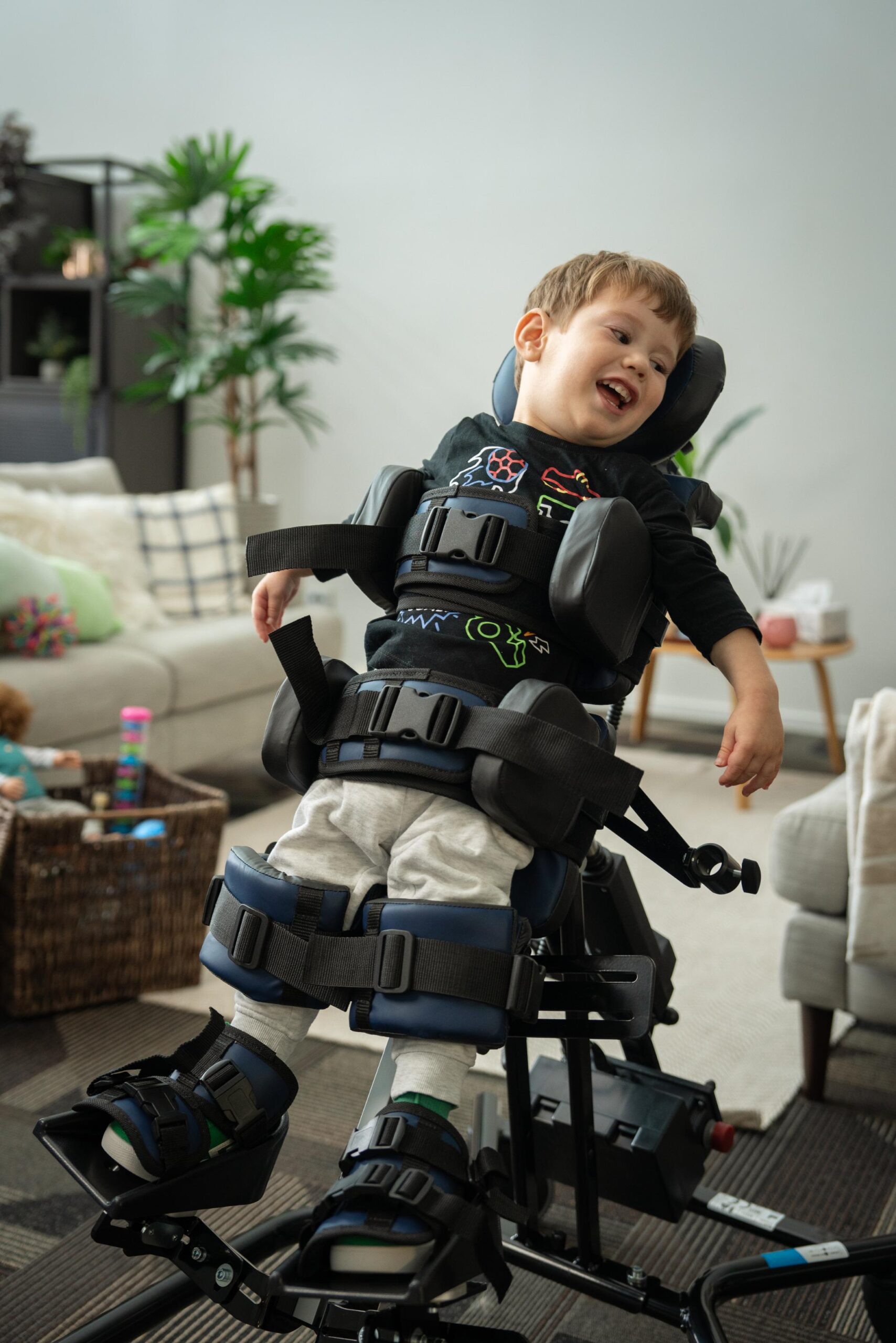 Medifab-Ella-Standing-Frame-01009-scaled