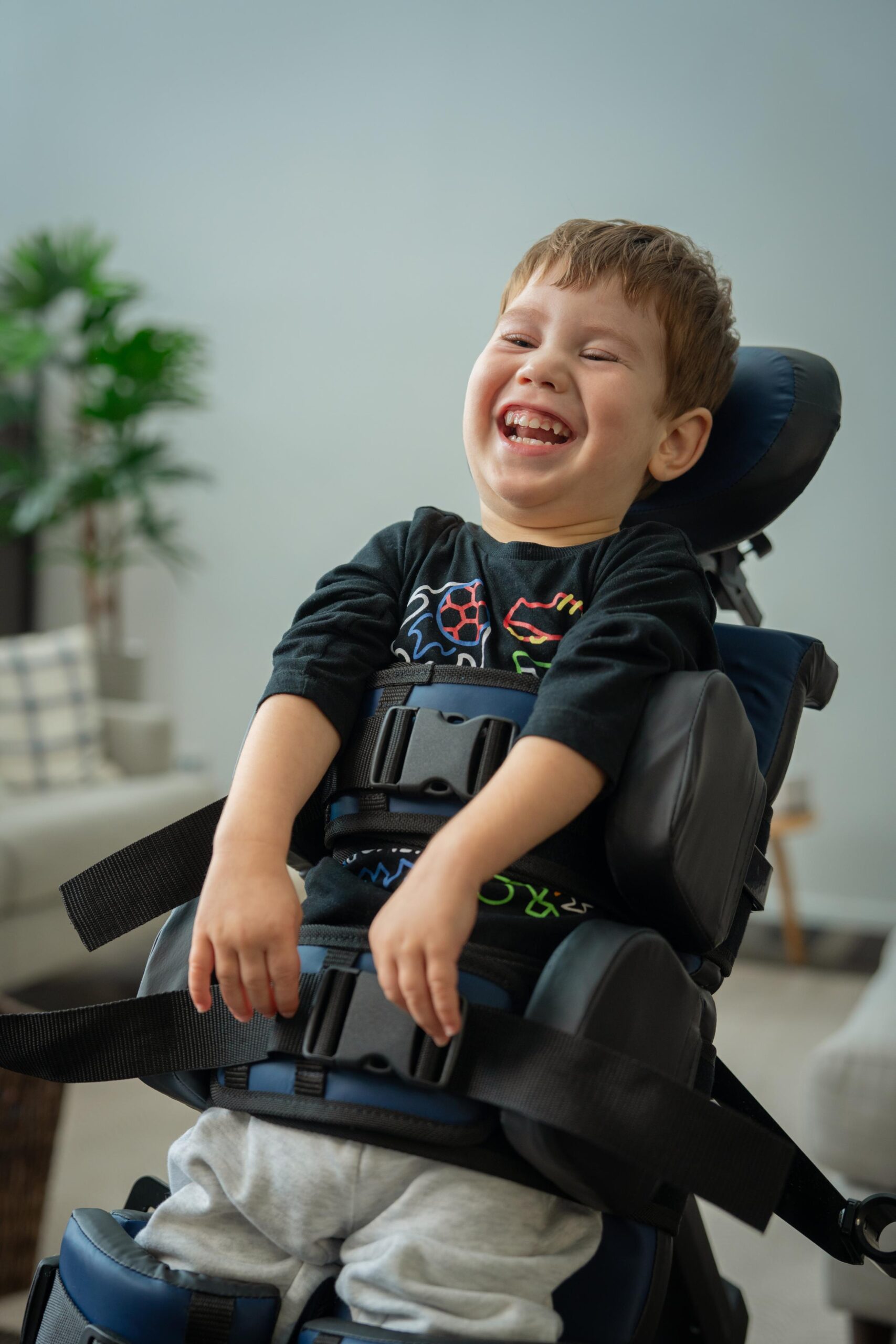 Medifab-Ella-Standing-Frame-01059-scaled