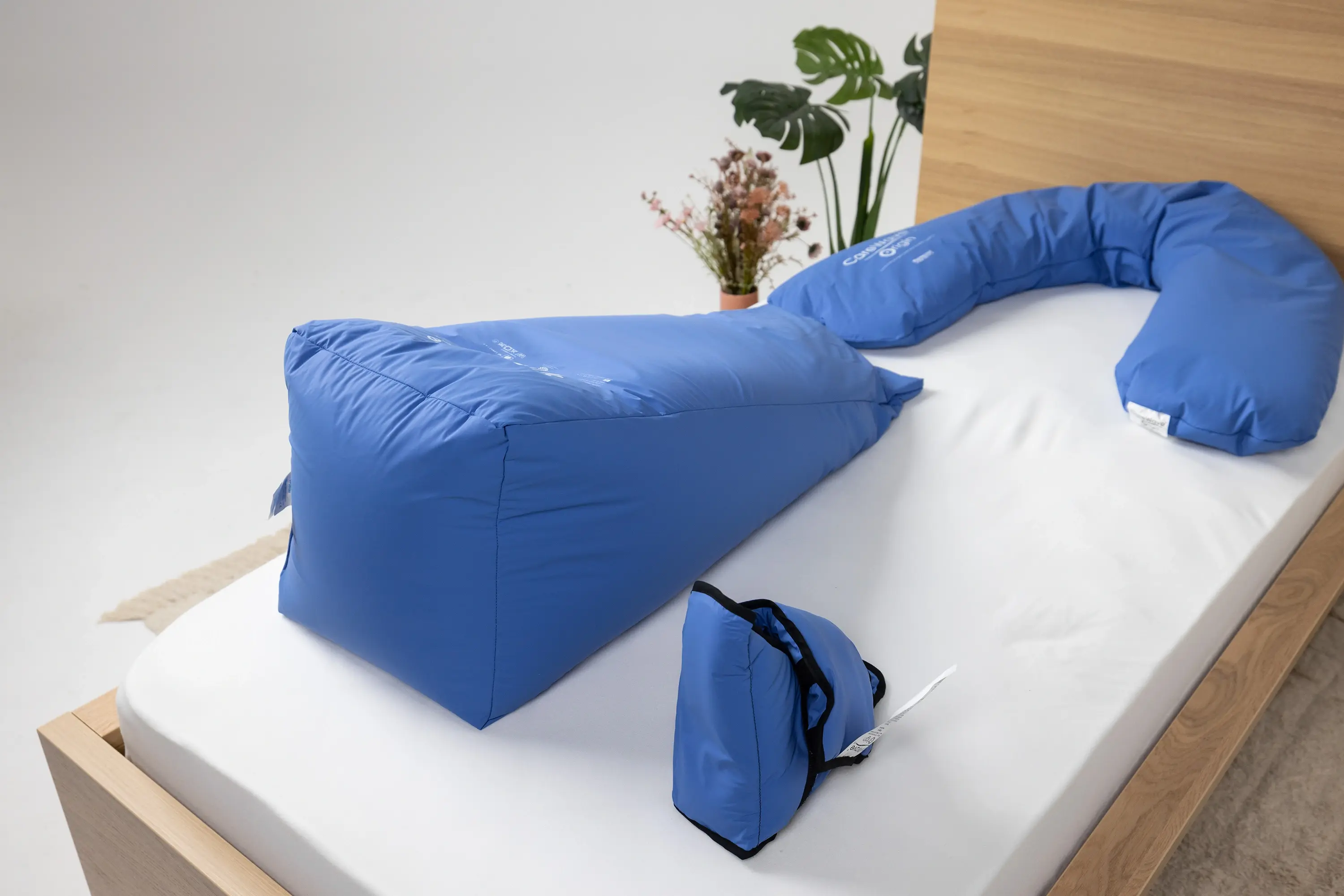 Blue-Half-Moon-Pillow-Blue-XXL-Abduction-Blue-Bootie-4