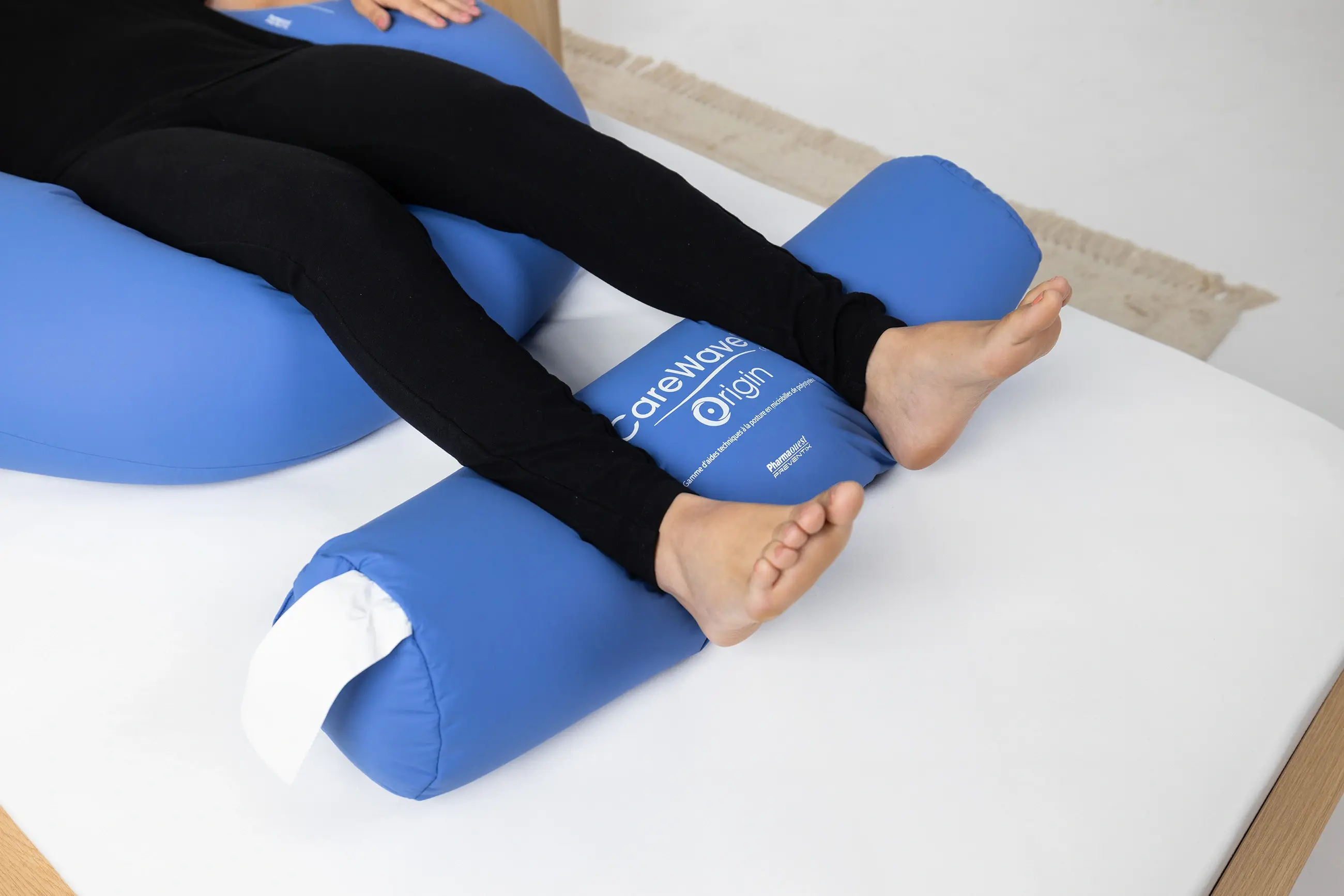 Blue-Universal-Cushion-Blue-Half-Moon-Blue-Cylindrical-Supine-5