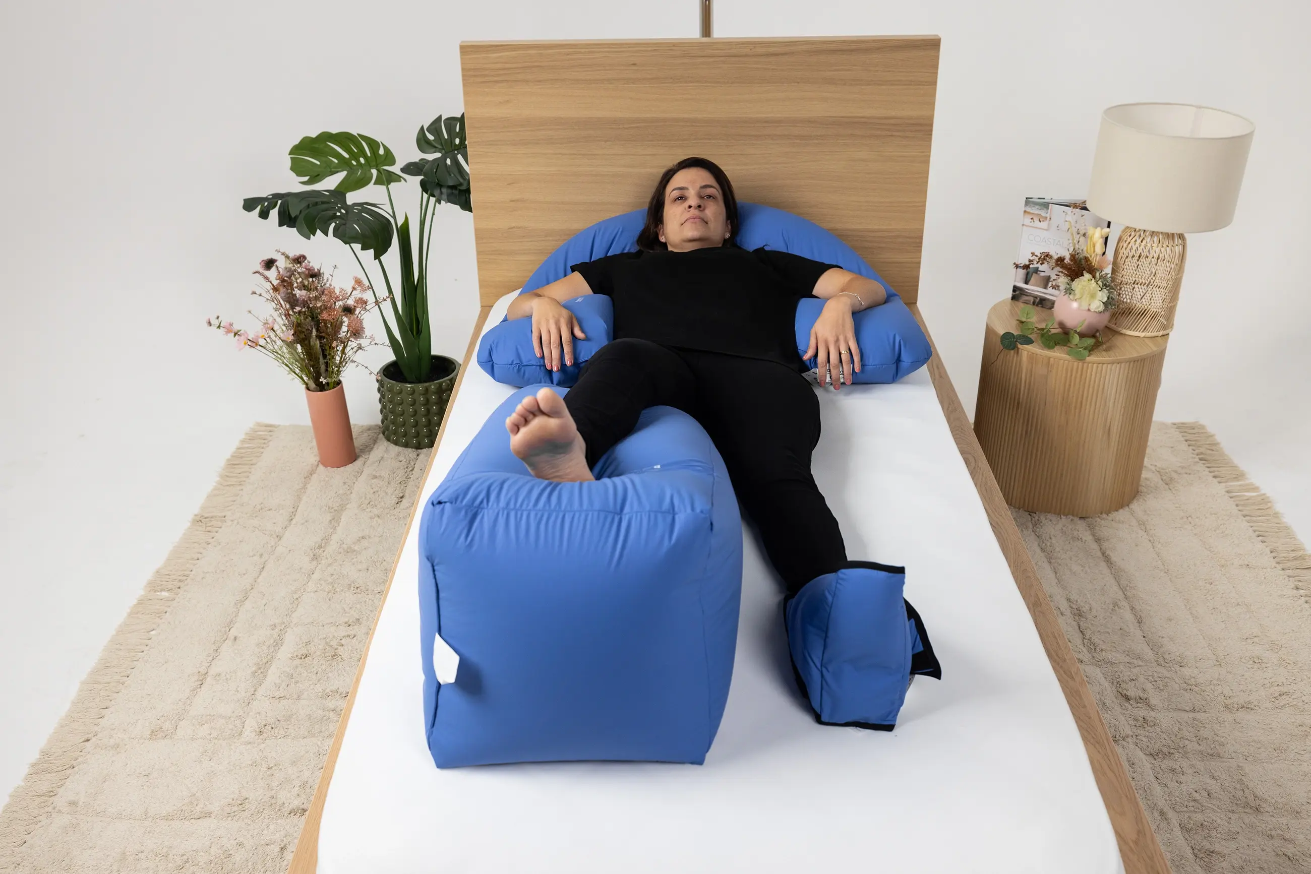 Blue-Half-Moon-Pillow-Blue-XXL-Abduction-Blue-Bootie-Supine-4