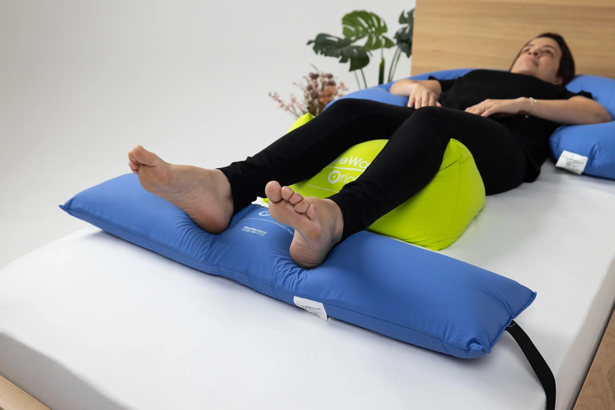 blue-half-moon-cushion-green-delta-blue-heel-cushion-supine-4