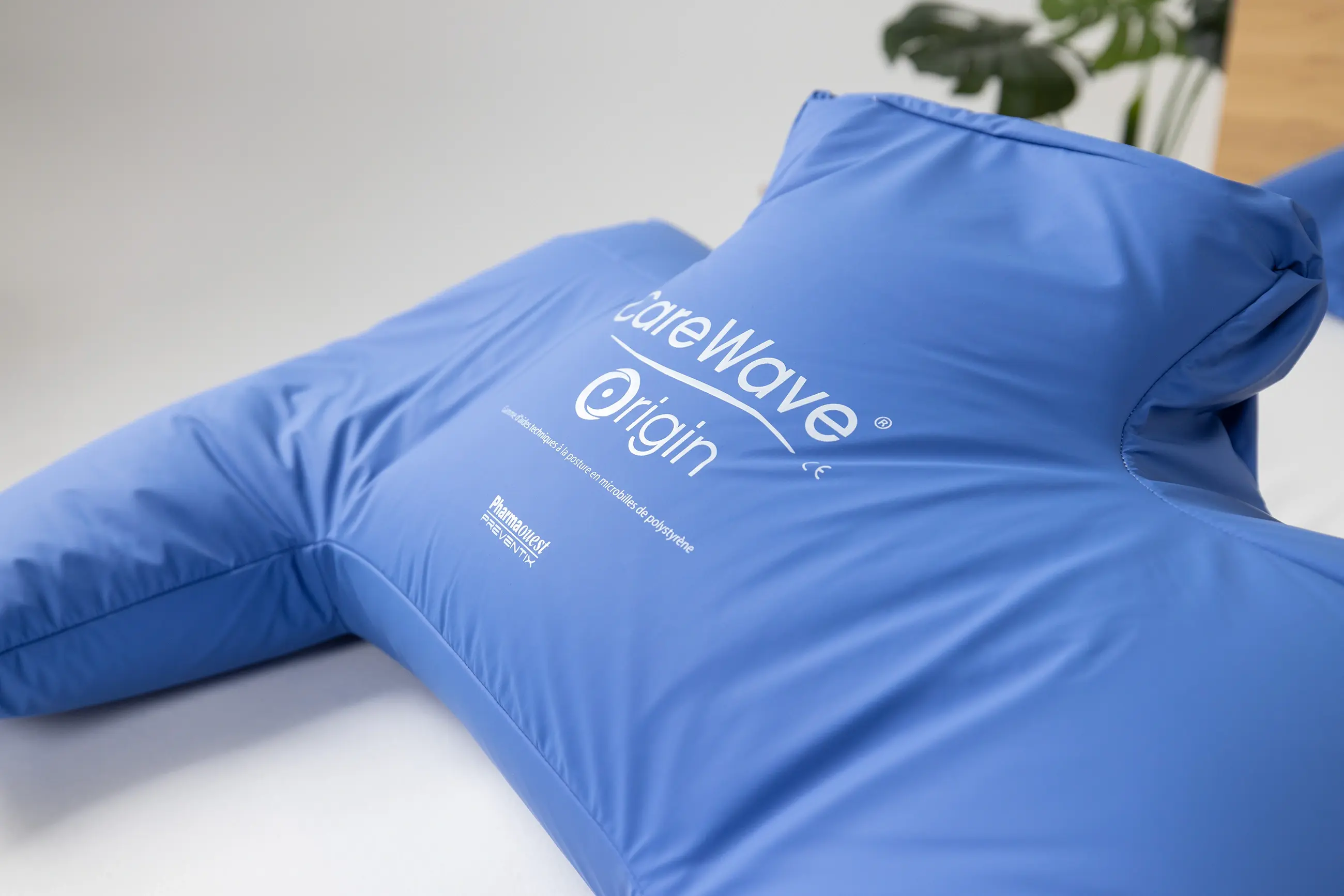 BLUE-UNIVERSAL-CUSHION-BLUE-SEMI-FOWLER-CUSHION-OTHER-WAY-1
