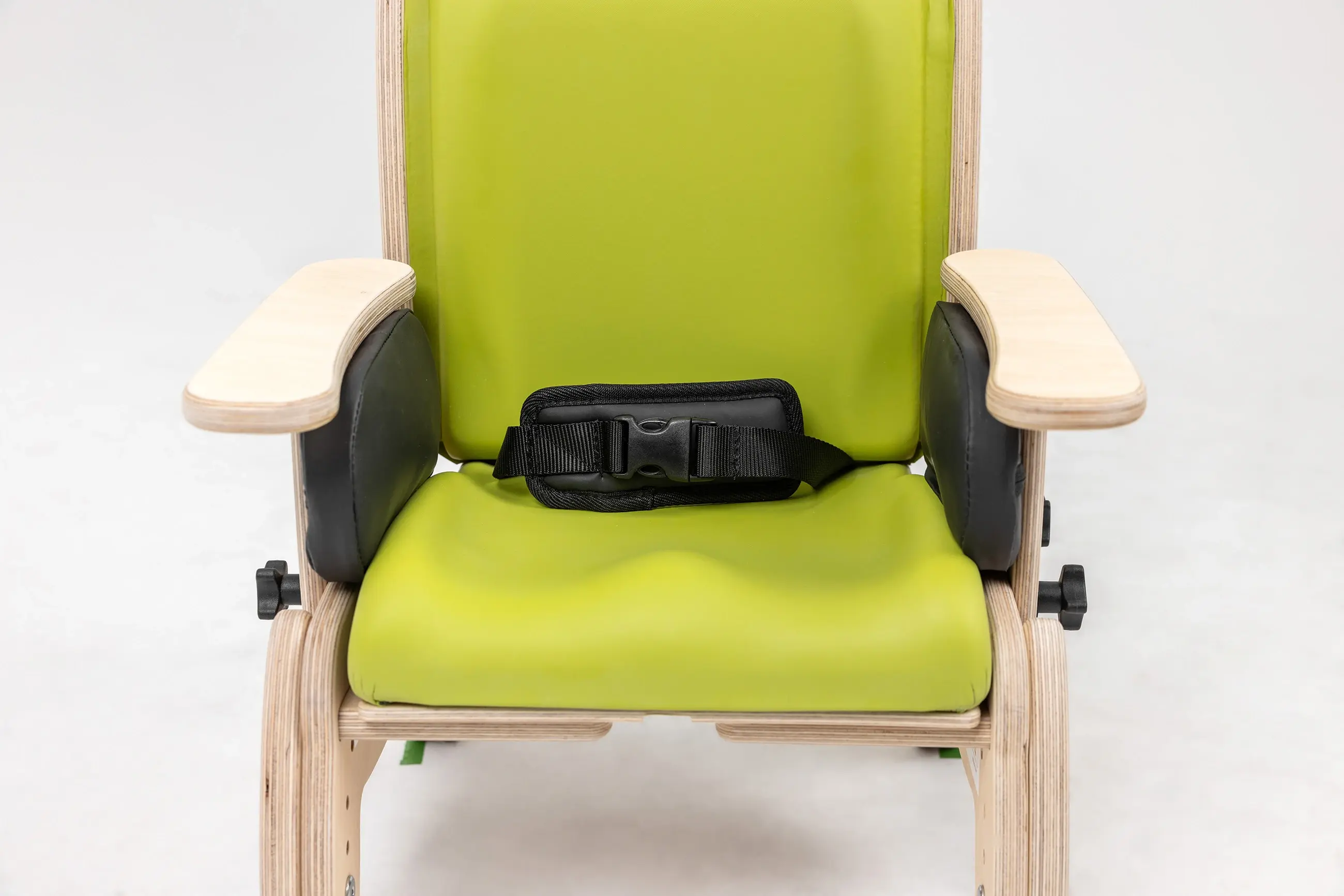 webp-Juni-Chair-Benefits-20-Double-Side-Cushions