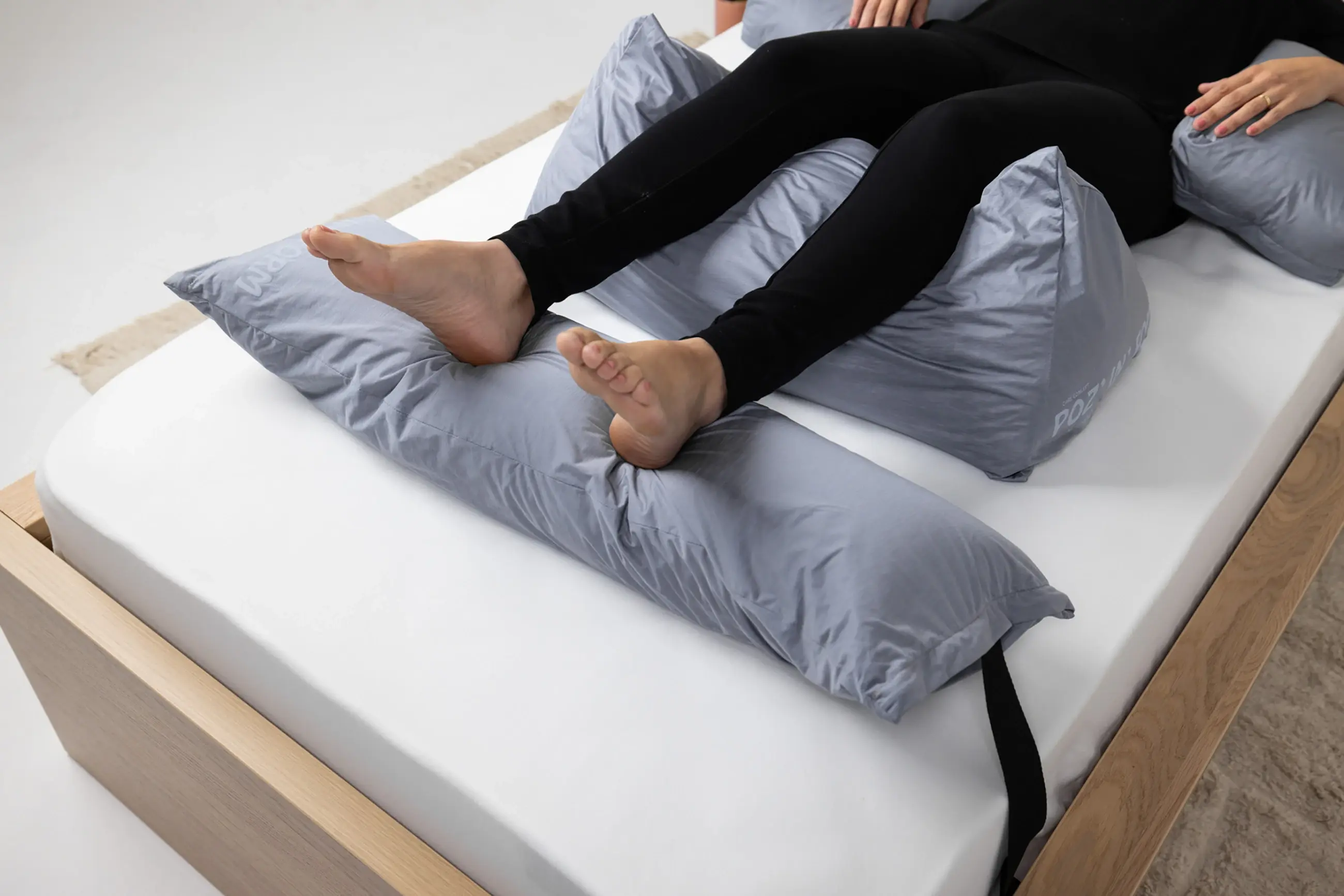 webp-Two-Hand-Wedges-Delta-Heel-Cushion-Supine2