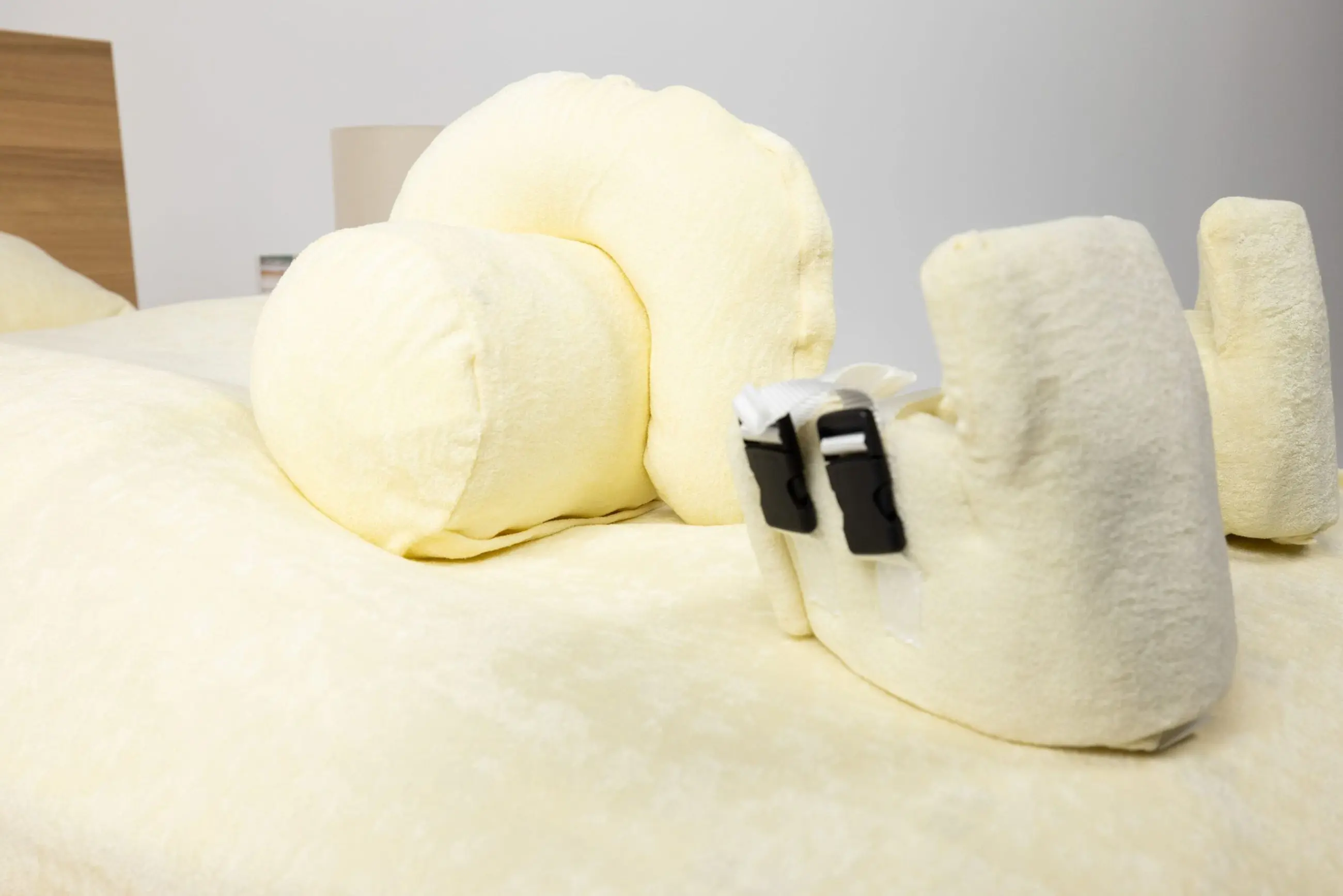 webp-Fitted-Sheet-with-Laterals-and-Terry-Towling-Pillow-and-Roll-Pillow-and-Neck-Pil (1)