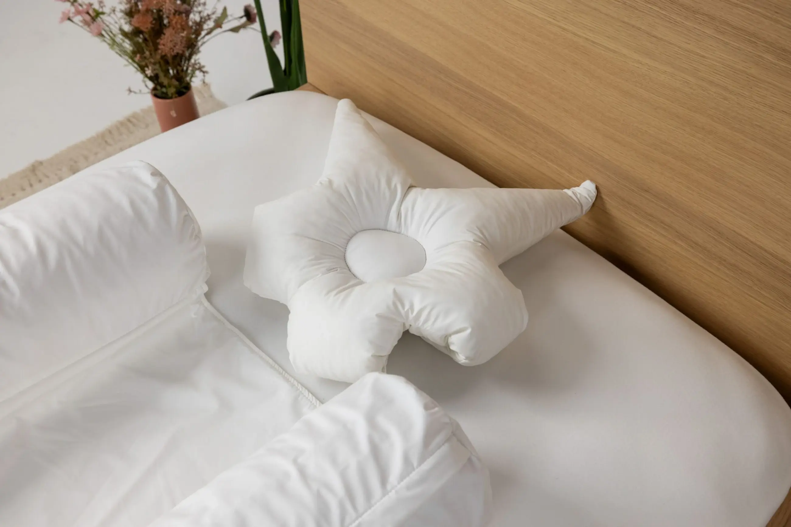 webp-Star-Twin-Side-Roll-Large-Laterals-x2-Leg-Trough-Medium-Banana-Cushion3-scaled