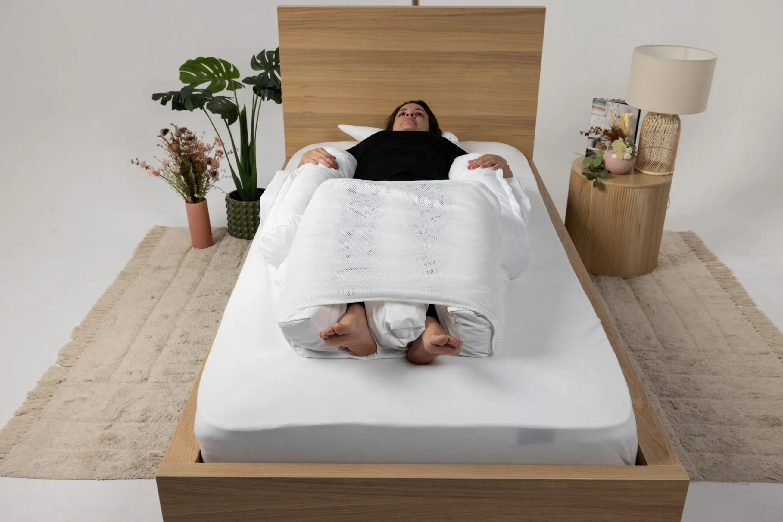 webp-Star-Twin-Side-Roll-Large-Laterals-x2-Leg-Trough-Medium-Banana-Cushion-Supine01-scaled