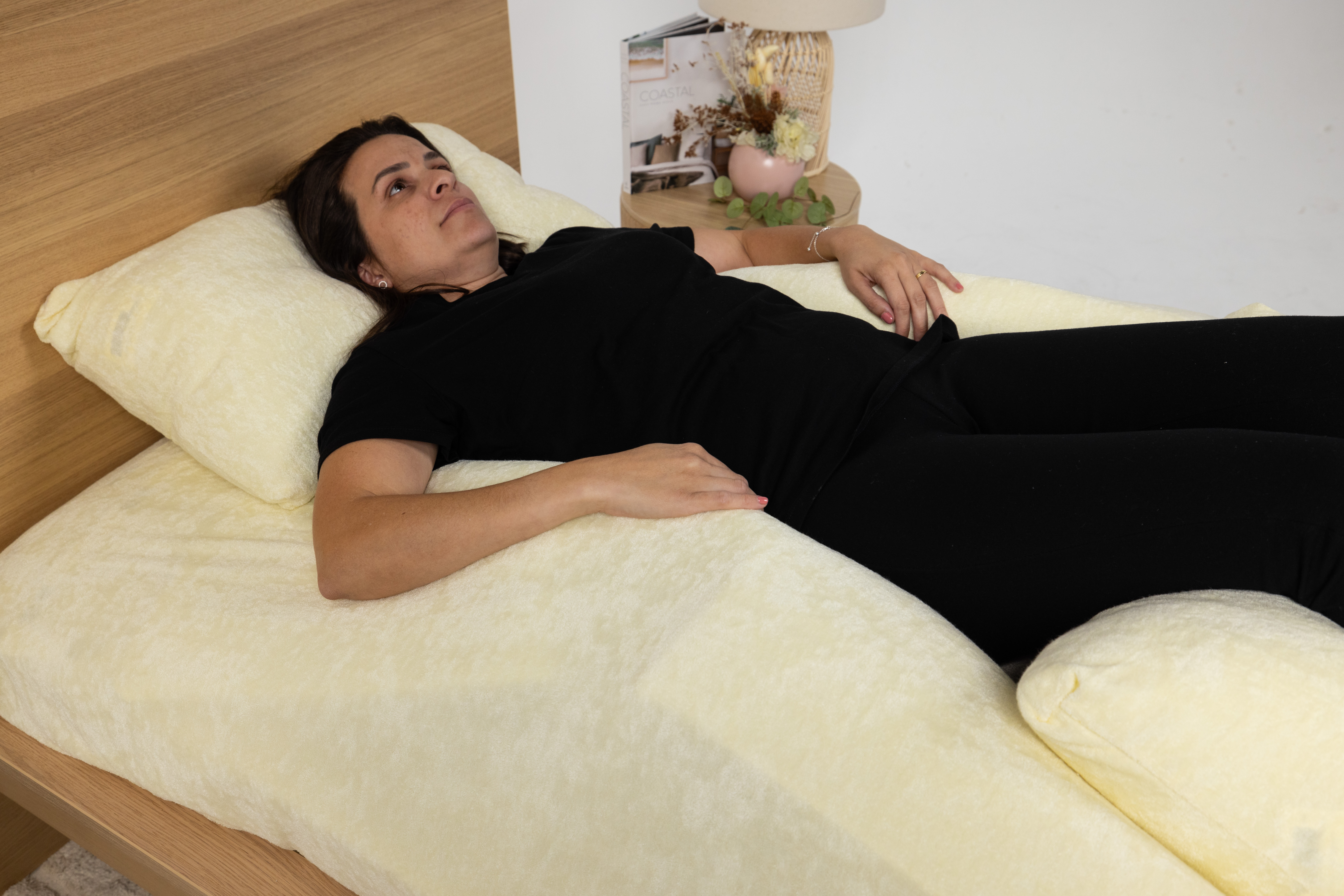 Fitted-Sheet-with-Laterals-and-2-Terry-Towling-Pillows-and-Roll-Pillow-Supine-1-1
