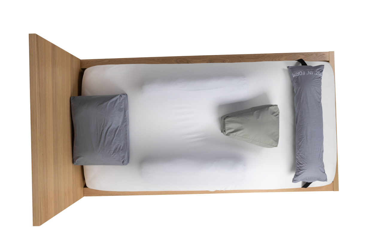 Occipital-Two-Cylindrical-Cushions-under-Sheet-Abduction-Wedge-Heel-Cushion6-1