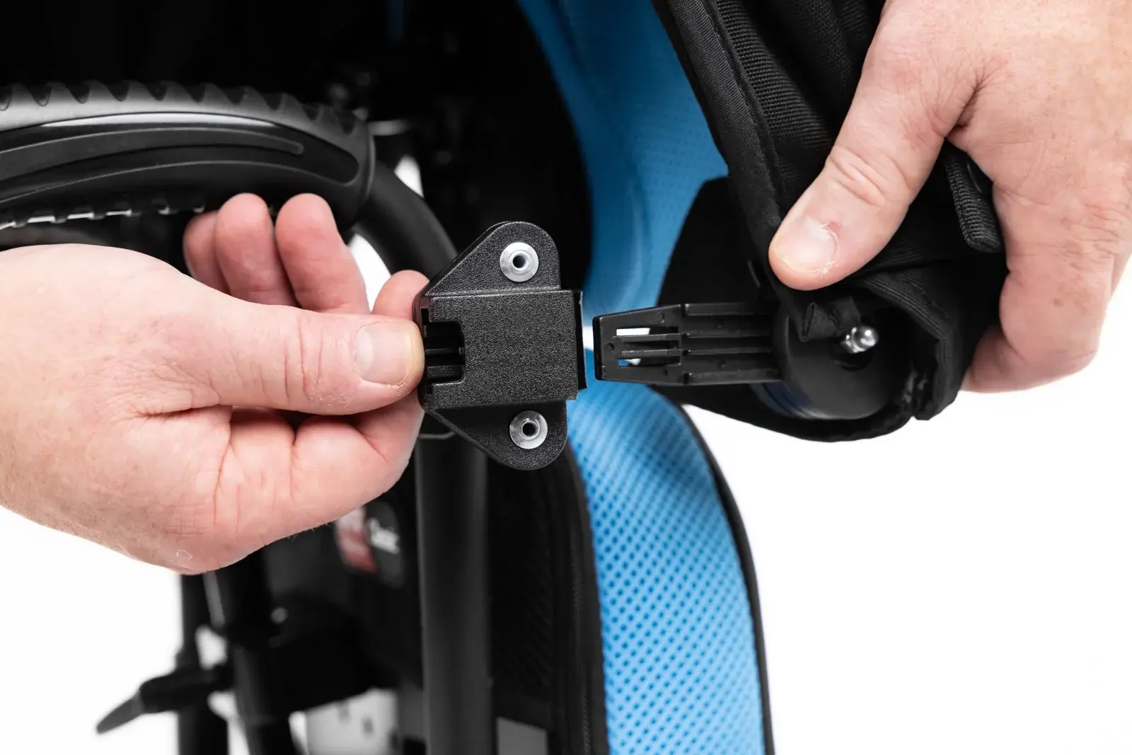 Bingo-Wheelchair-Canopy-Benefits-11-Clip-In-Mount-System