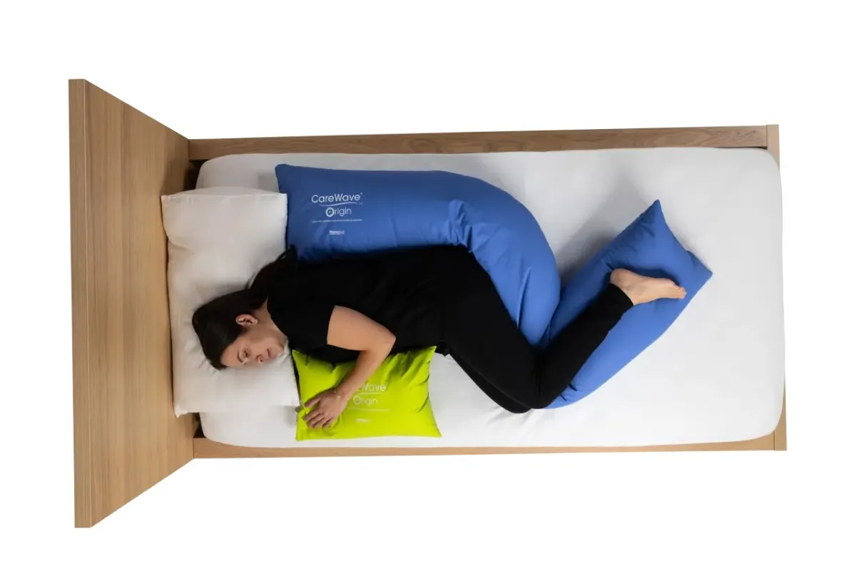 Blue-Debictus-Green-Universal-Cushion-Side-Lying (1)