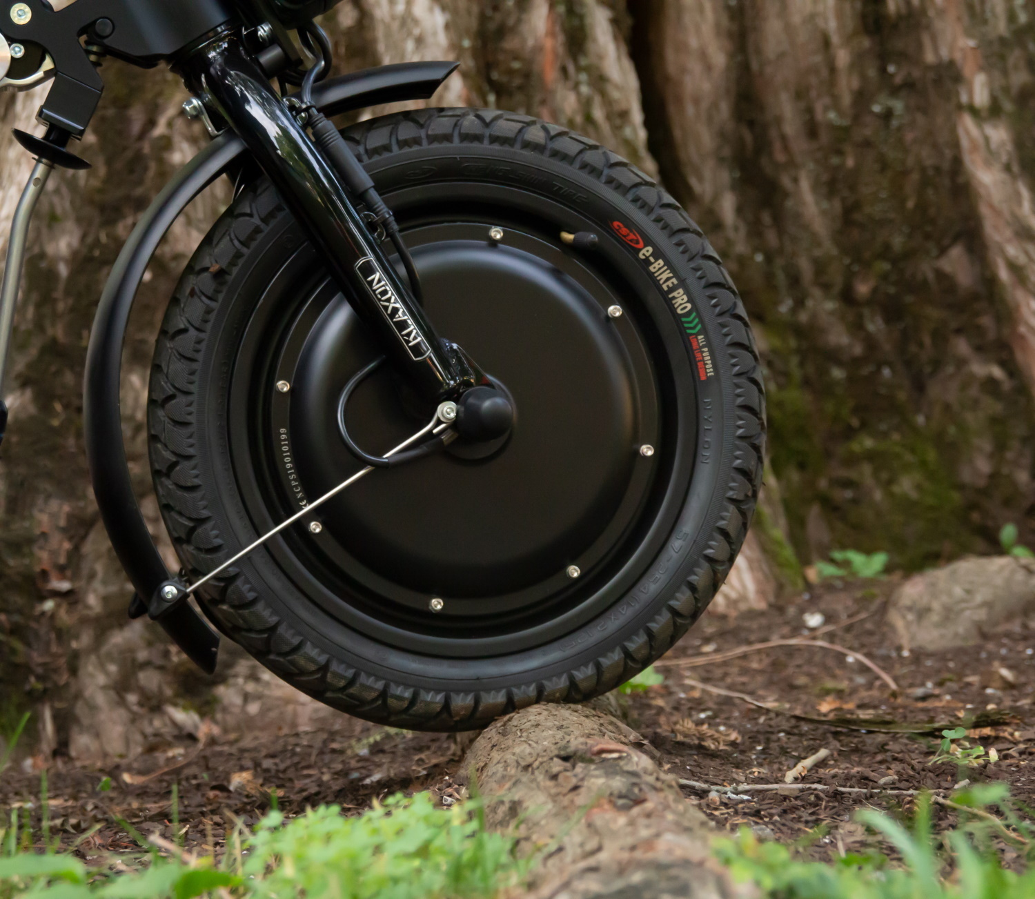 Klaxon-Race-Standard-Wheel-on-ground-1