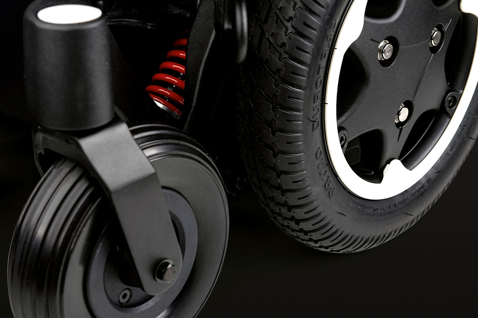 Q500-M-Base-All-Wheel-Suspension-1-medium